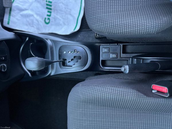 Toyota Yaris 2015 | 1.3Petrol| Automatic 26k kms 378543999