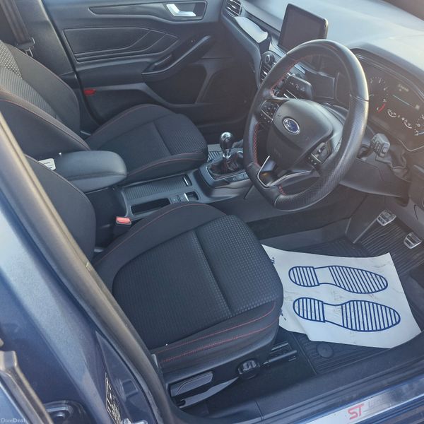 LOW MILEAGE Ford Focus 2020 378550381