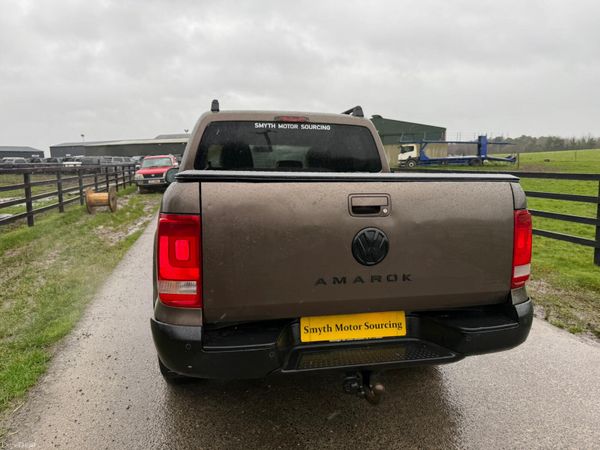 151 Volkswagen Amarok Highline 180bhp black Ed 378569886