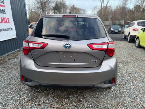 Toyota Vitz 2017 378570156