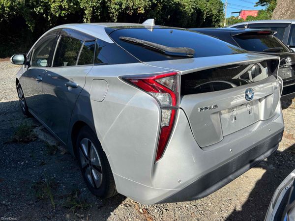 Toyota Prius 2016| 1.8 hybrid| Warranty included 378572256
