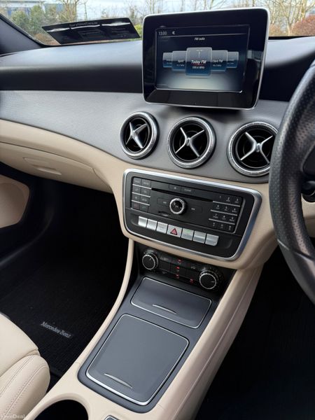 Extremely Low Km Automatic 171 Mercedes CLA! 378505654