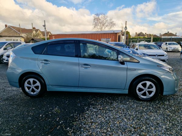 2014 Toyota Prius G pack |Half leather interior 378509558