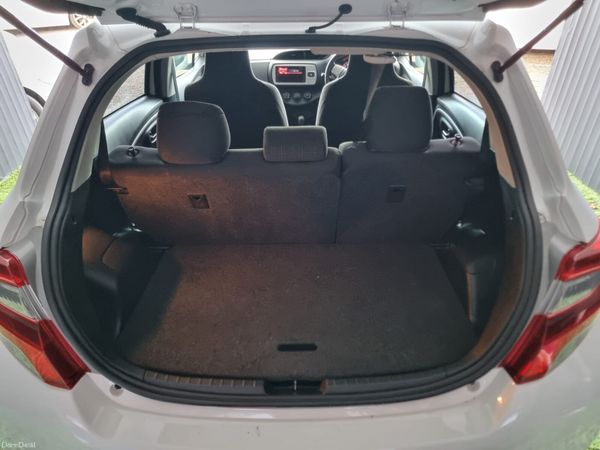 2014 Toyota Vitz Automatic 378534266