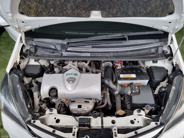 2014 Toyota Vitz Automatic 378534318