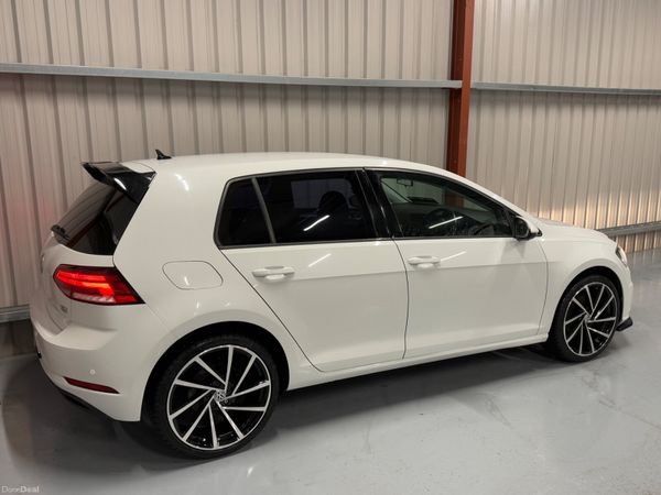 2017 Volkswagen Golf 1.6TDI 378657379