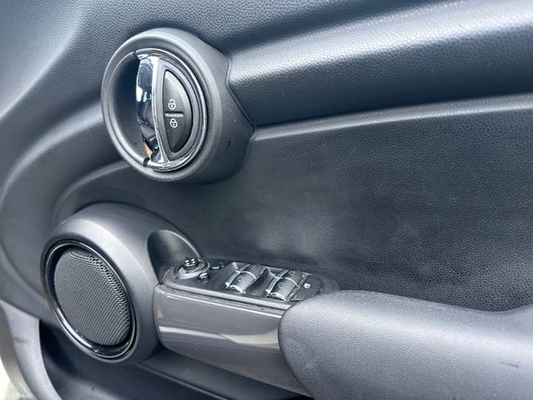 152  Mini Cooper 1.5 AUTOS 378661610