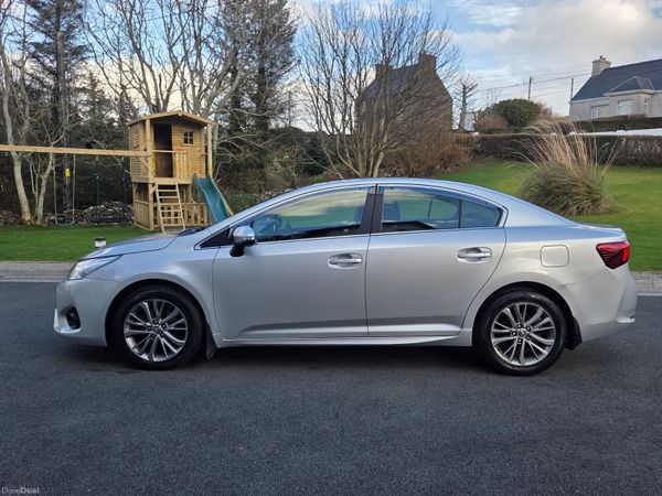 Toyota Avensis 2018 378673812