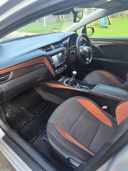 Toyota Avensis 2018 378673815