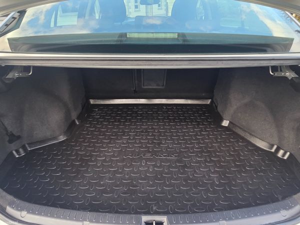 Toyota Avensis 2018 378673817