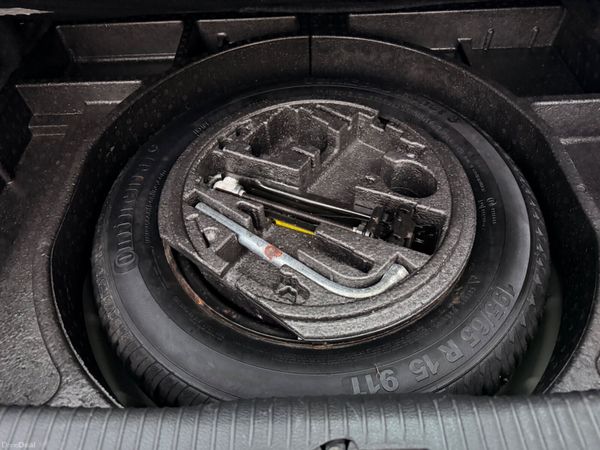 Volkswagen Golf Automatic Irish Car Low KM 378675358