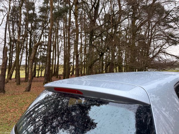 Volkswagen Golf Automatic Irish Car Low KM 378675370