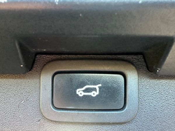 Land Rover Discovery 7 Seater 378681160