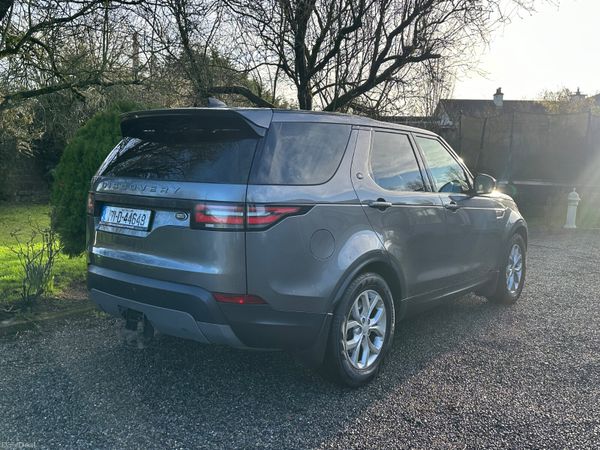 Land Rover Discovery 7 Seater 378681136