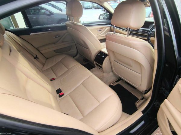 BMW 5-Series 520D SE 378688038