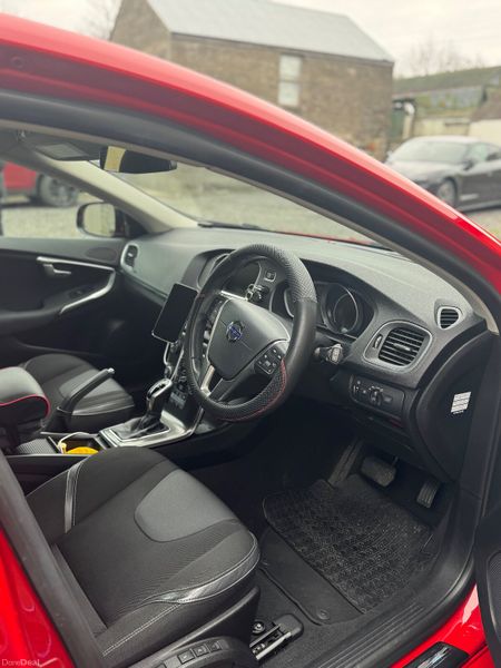 2015 Volvo V40 – High Spec – Stunning Red 378691424