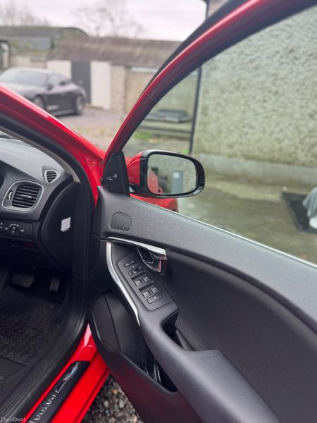 2015 Volvo V40 – High Spec – Stunning Red 378691430