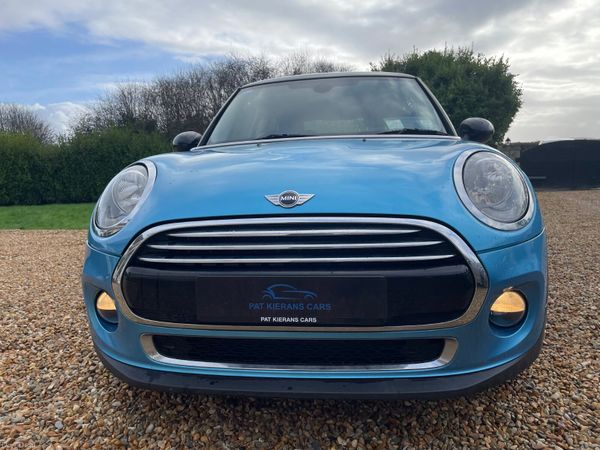 Mini Cooper 2015 378698572