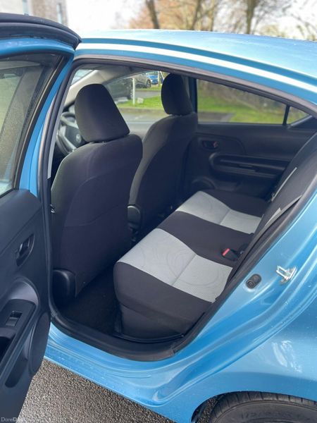 2014 TOYOTA AQUA HYBRID AUTO ONLY 33,000 KM 378699876