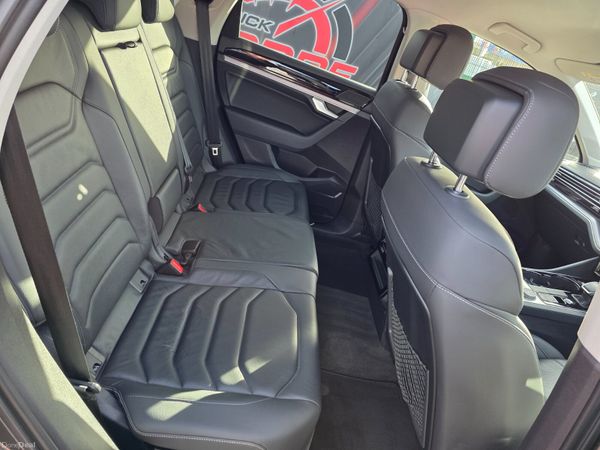 Volkswagen Touareg R-Design 2020 378608062