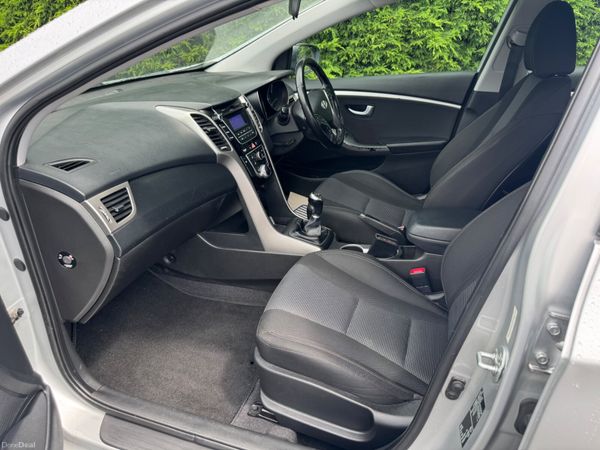 Hyundai i30 CRDi 1.6 DELUXE 2015 378756712