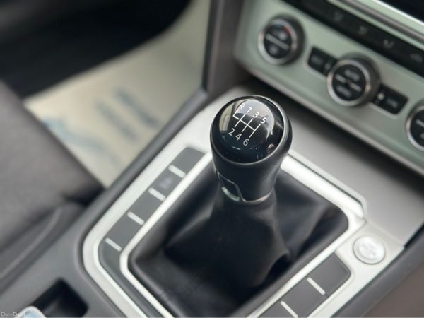 Volkswagen Passat CL 1.6 TDI MANUAL 6SPEED FWD 120 378761736