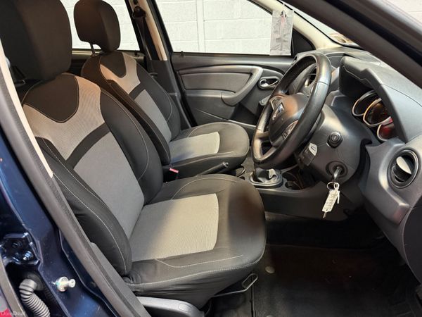 Dacia Duster 2017       LOW KLMS ! 378796359