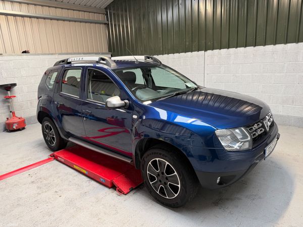 Dacia Duster 2017       LOW KLMS ! 378796361