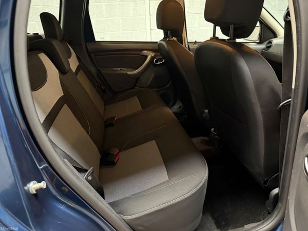 Dacia Duster 2017       LOW KLMS ! 378796367