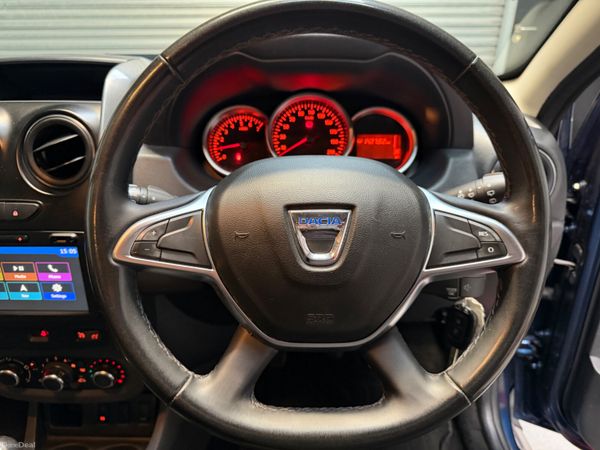 Dacia Duster 2017       LOW KLMS ! 378796369