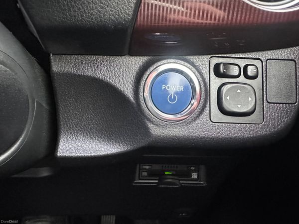 2017 Toyota Vitz Jewela Hybrid Automatic 378733286