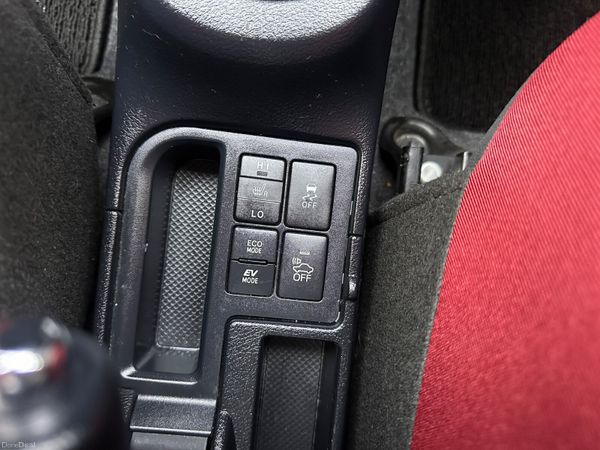 Toyota Vitz Jewela Hybrid automatic 378733288