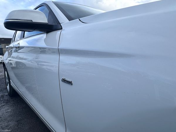 17 Bmw 118D Sports 378845242