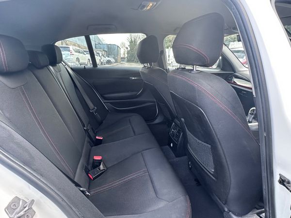 17 Bmw 118D Sports 378845246