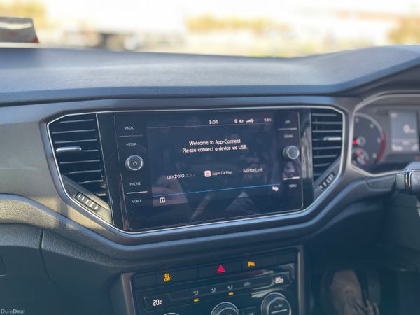 Volkswagen T-Roc 2018 378859956