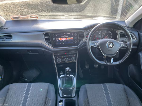 Volkswagen T-Roc 2018 378859966