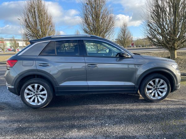 Volkswagen T-Roc 2018 378859980