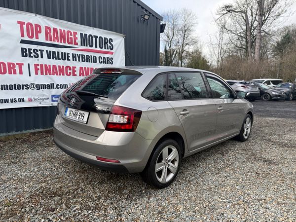 Skoda Rapid 2016 378831088