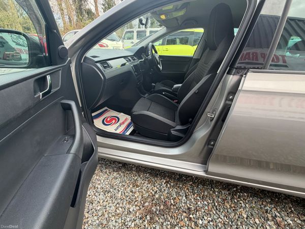 Skoda Rapid 2016 378831094