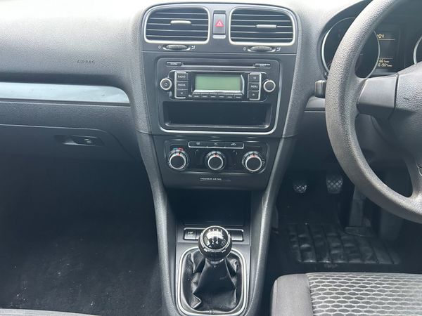 Volkswagen Golf 2010 (01/27) 378832920