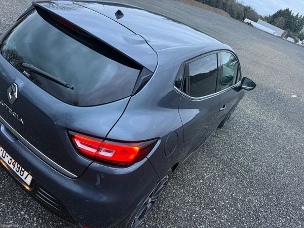 Renault Clio 378977216