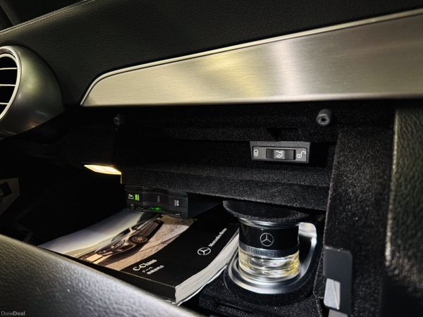 Mercedes C180-AMG Line-Premium Plus-Pan Roof 378902984