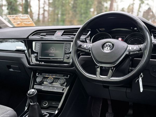 162 Volkswagen Touran 1.2 TSI 7 seater HIGHLINE 379058332