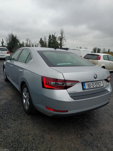 Skoda Superb 2016 379087791