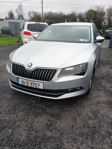 Skoda Superb 2016 379087792