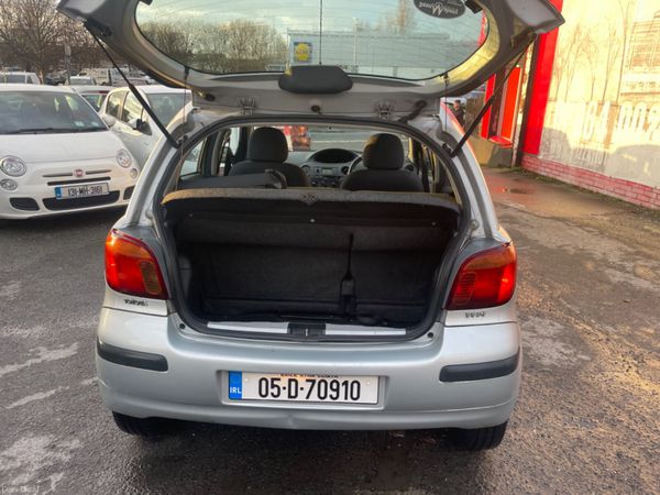 Toyota Yaris 2005 very low klms new nct 379096554