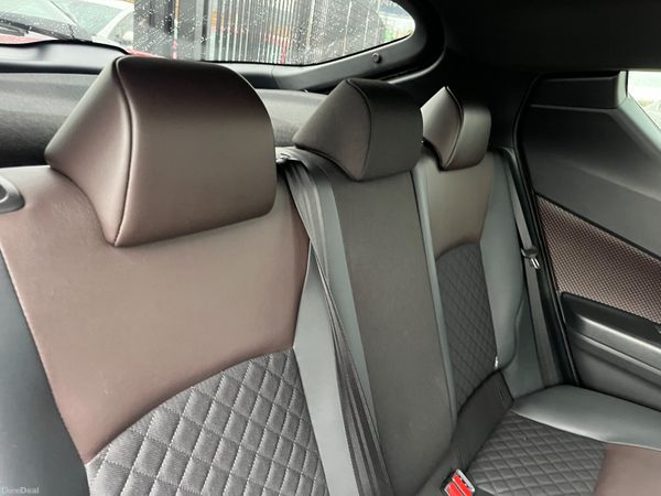 TOYOTA C-HR 2018, 1.8 HYBRID AUTO LOW KM HIGH SPEC 379098378