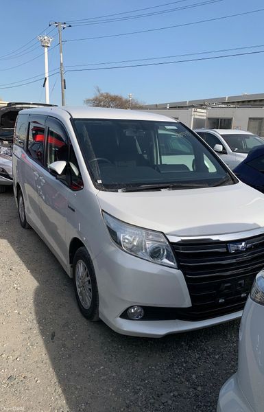 2014 Toyota Noah 1.8 Hybrid 7 SEATER 379031128