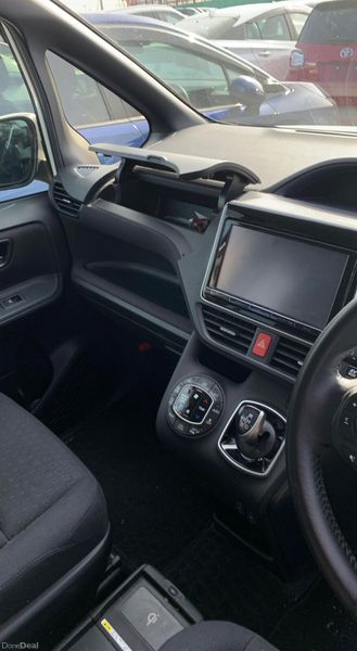 2014 Toyota Noah 1.8 Hybrid 7 SEATER 379031134