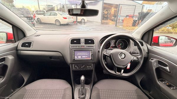 Volkswagen Polo 2016 - Red 379035218